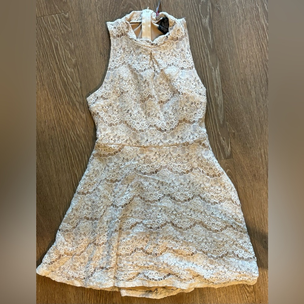 Fire Los Angeles cream lace women’s Small dress